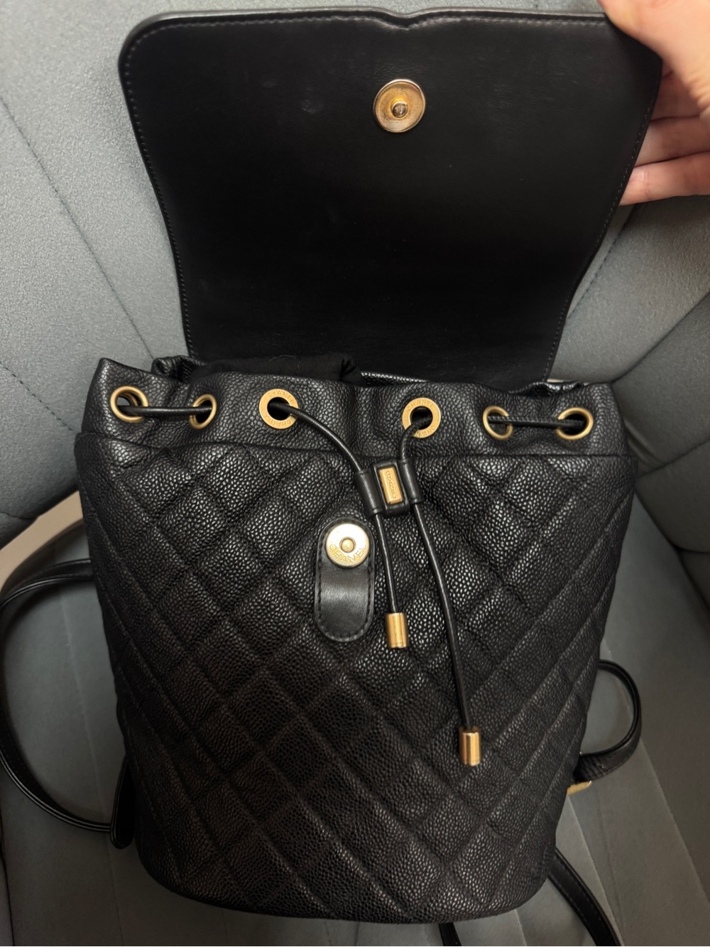 CHANEL Filigree Backpack - Picture 4 of 10